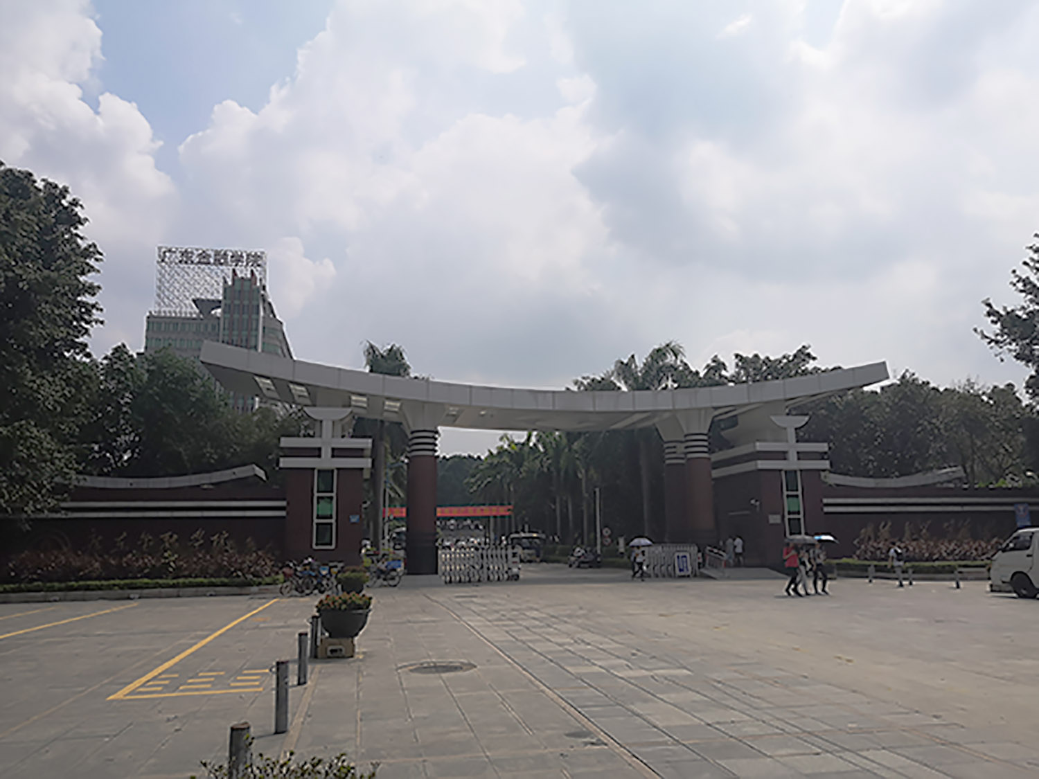 廣東省金融學院正式運用派谷空調(diào)控制器