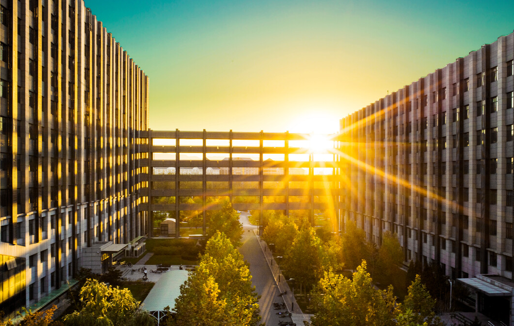 華北電力大學正式啟用派谷空調(diào)節(jié)能控制器